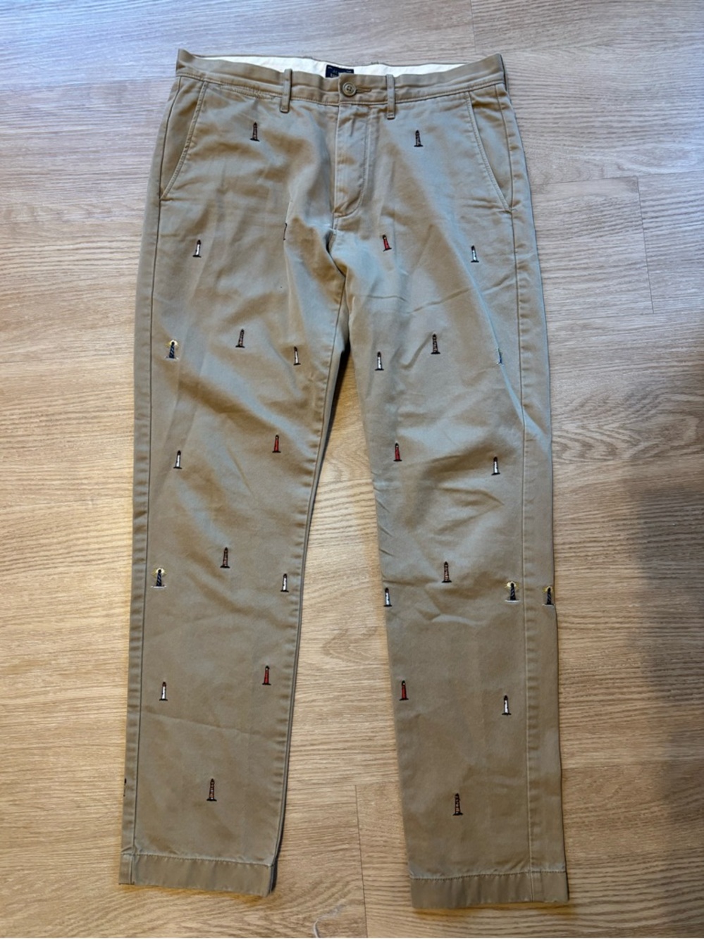 J.Crew Men’s Size 31x32 (Measures 32x30) 770 Chino Embroidered Lighthouses